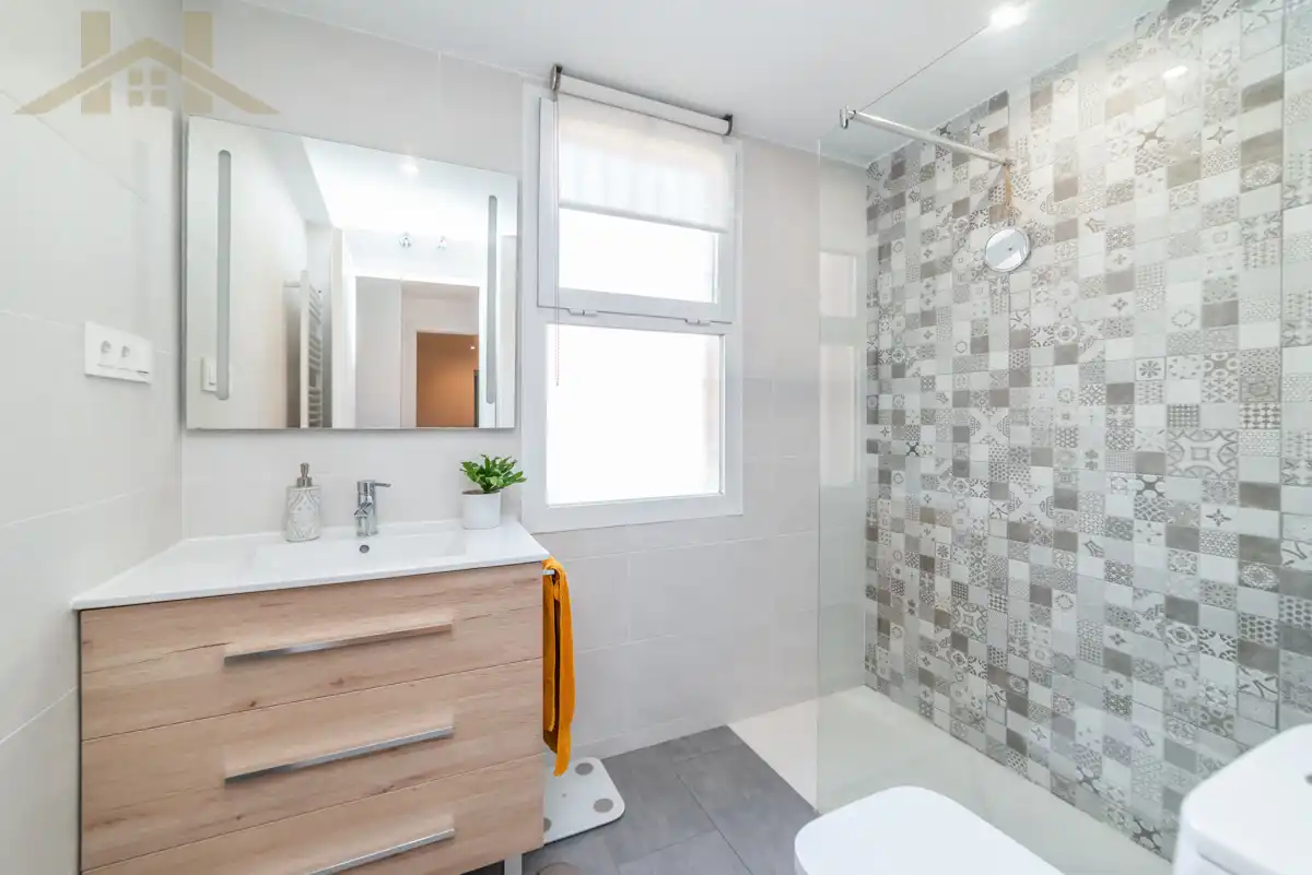 Bathroom of Flat for sale in Rivas-Vaciamadrid  with Air Conditioner, Heating and Parquet flooring
