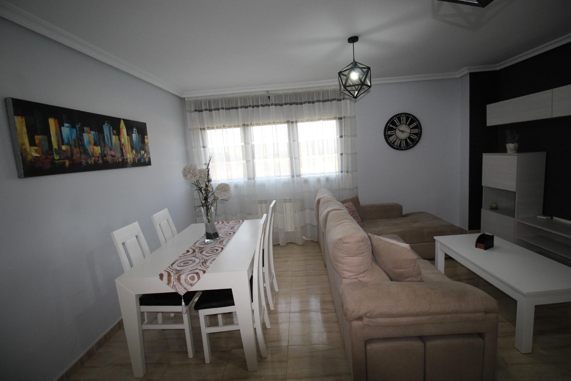 Pis en venda a Calle Victoria Kent, PAU 2-600