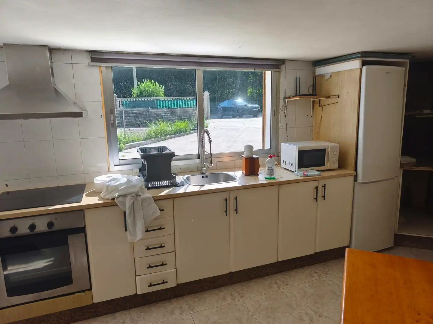 Cuina de Casa o xalet en venda en Carballo amb Calefacció, Jardí privat i Terrassa