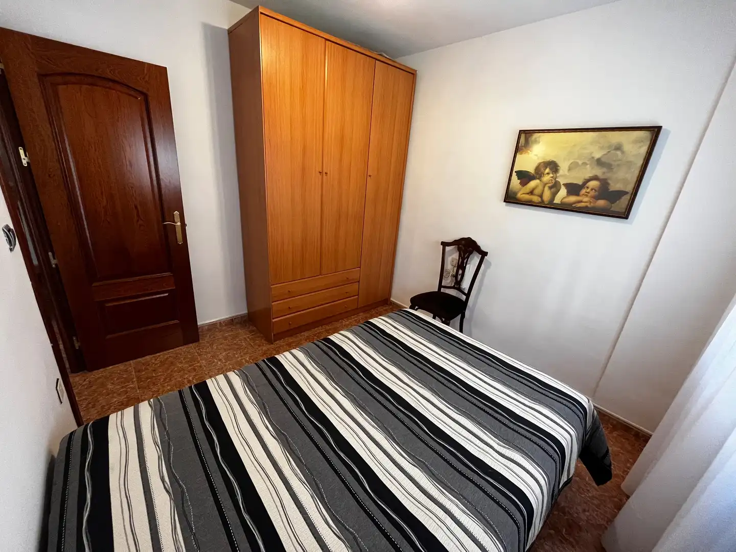 Habitación de Piso de alquiler en Granada con Aire acondicionado, Terraza y Amueblado