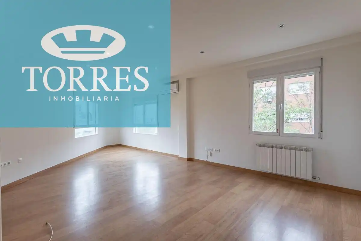 Exterior view of Flat for rent in  Granada Capital  with Air Conditioner