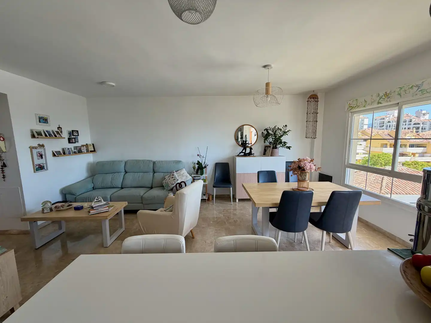 Sala de estar de Apartamento en venta en Estepona con Aire acondicionado, Terraza y Trastero