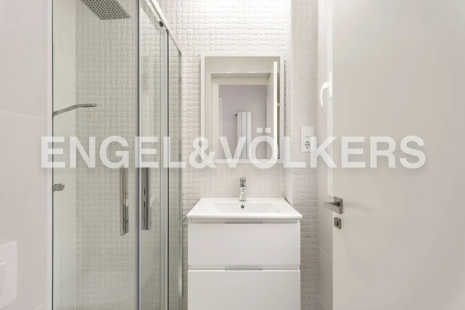 Baño de Ático de alquiler en Madrid con Aire acondicionado, Calefacción y Parquet