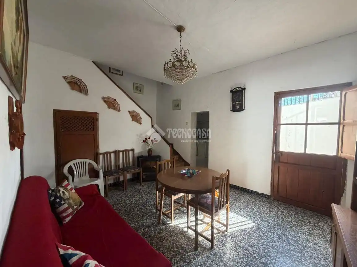 Casa aparellada en venda a Villanueva de la Reina, imagen 2