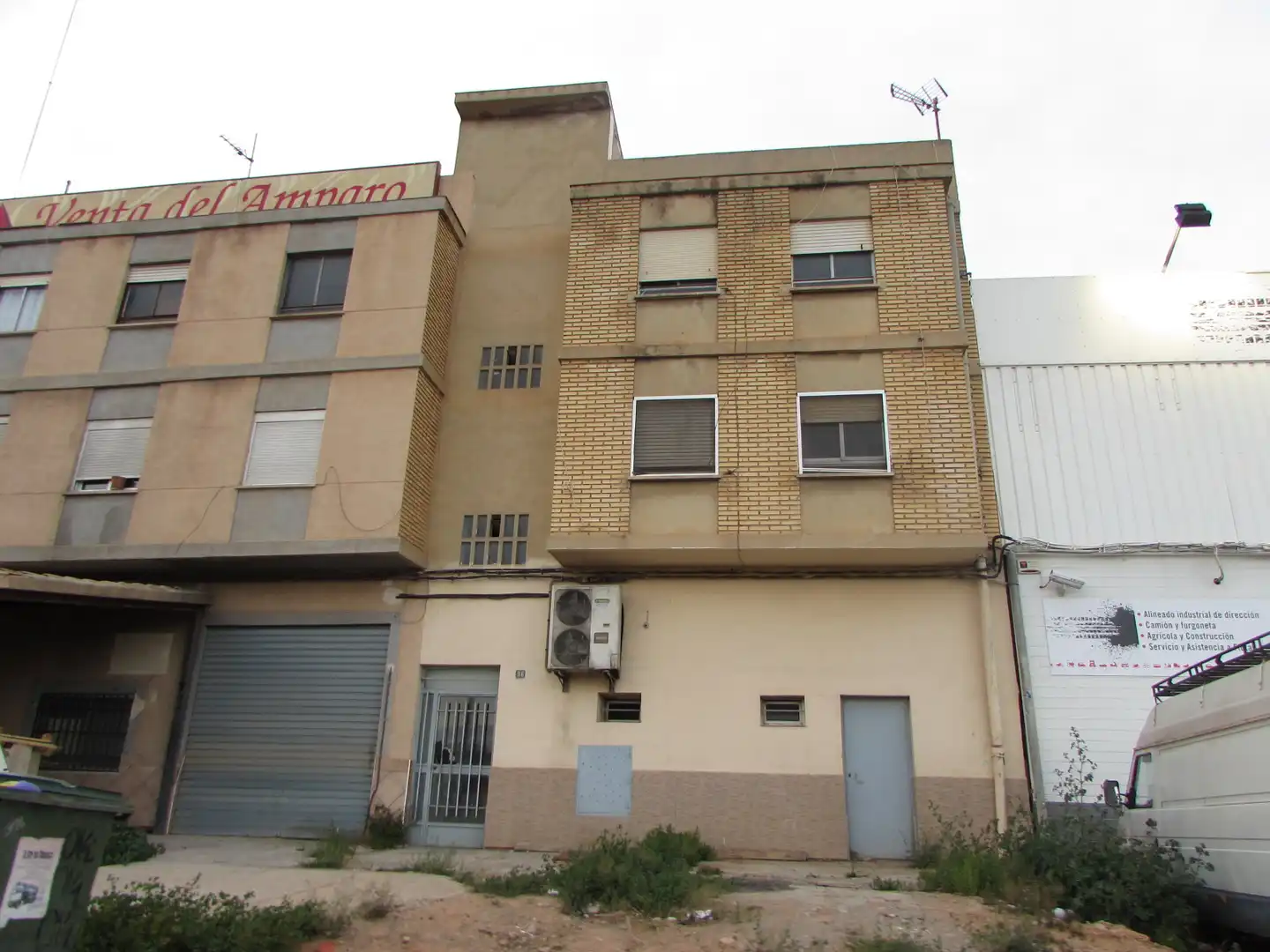 Außenansicht von Wohnung zum Verkauf in Quart de Poblet mit Klimaanlage, Heizung und Parkett