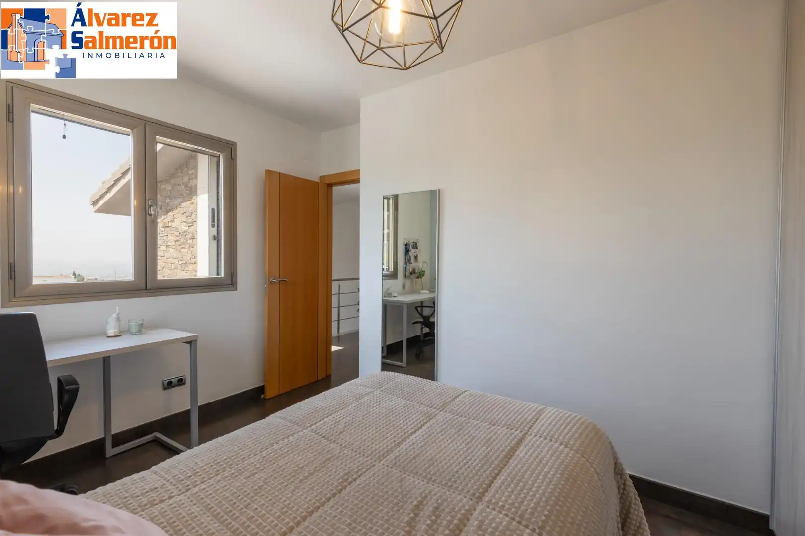 Schlafzimmer von Haus oder Chalet zum Verkauf in Alfacar mit Heizung und Schwimmbad