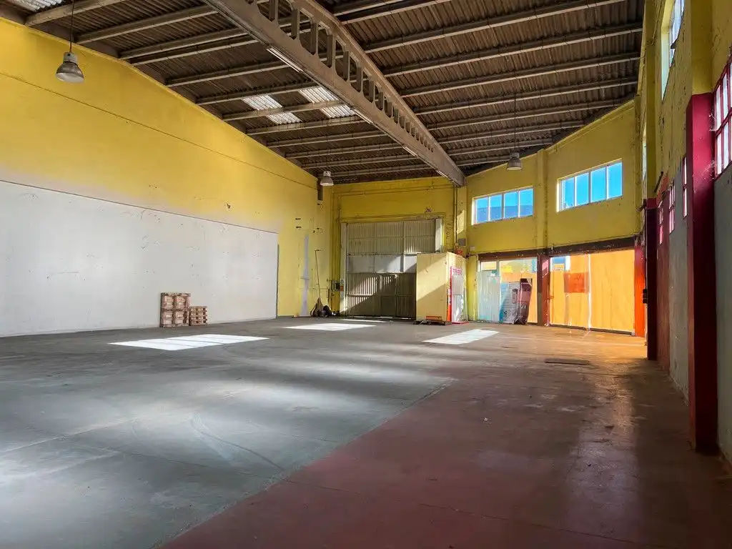 Nave industrial en venta en Lugo