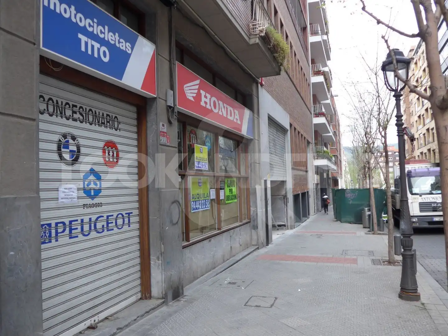 Local comercial en venda a Calle GREGORIO DE LA REVILLA