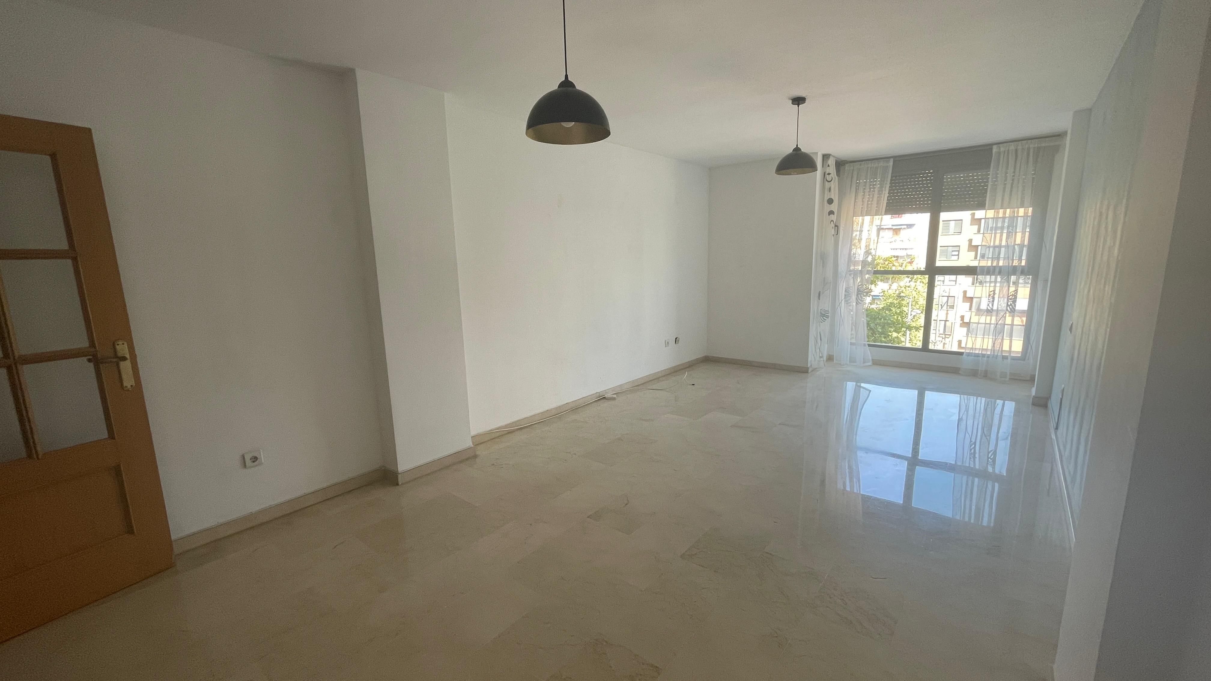 Sala d'estar de Apartament de lloguer en  Valencia Capital amb Calefacció