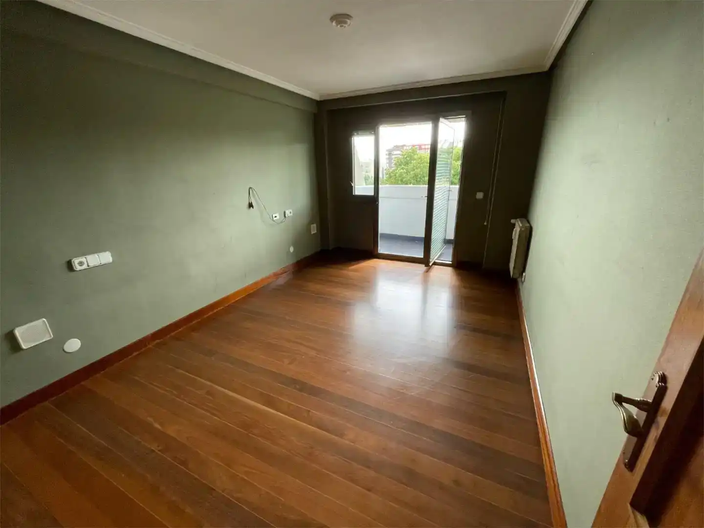 Habitación de Piso en venta en León Capital  con Parquet, Trastero y Piscina