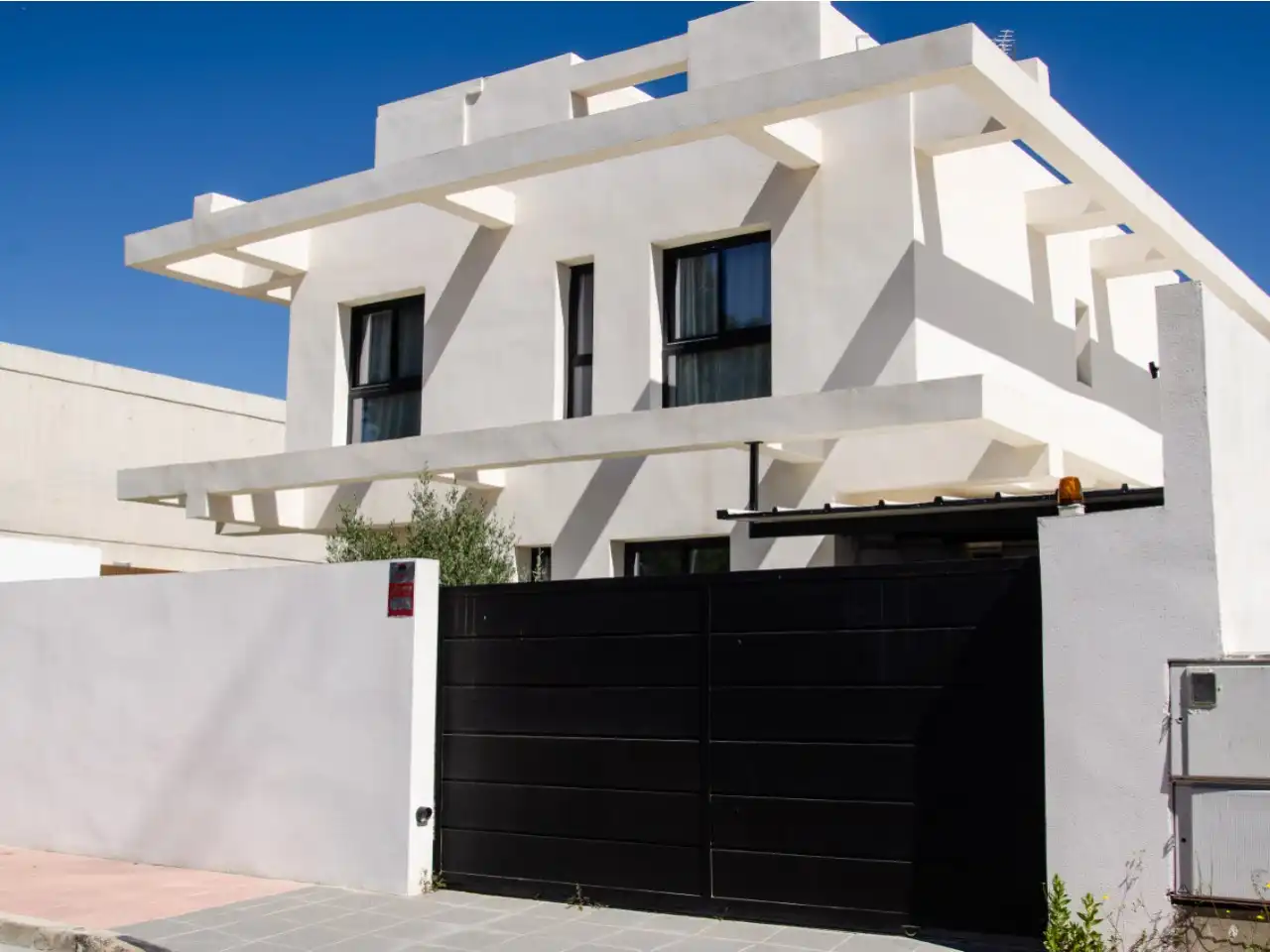 Vista exterior de Casa o xalet en venda en Bétera amb Aire condicionat, Jardí privat i Terrassa