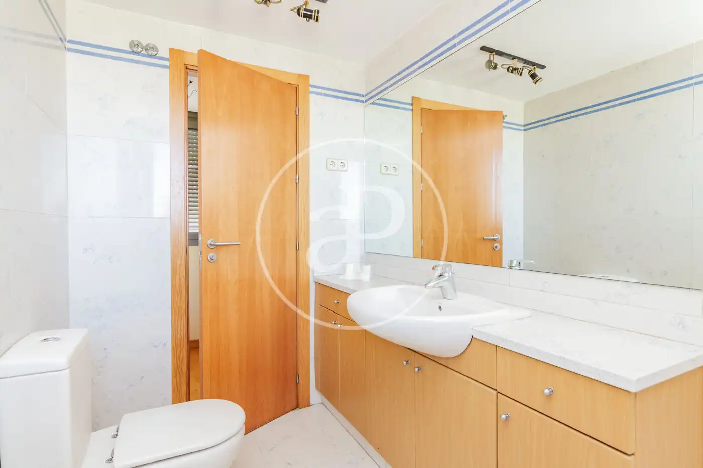 Bathroom of Attic for sale in Madrid  with Air Conditioner, Heating and Private garden