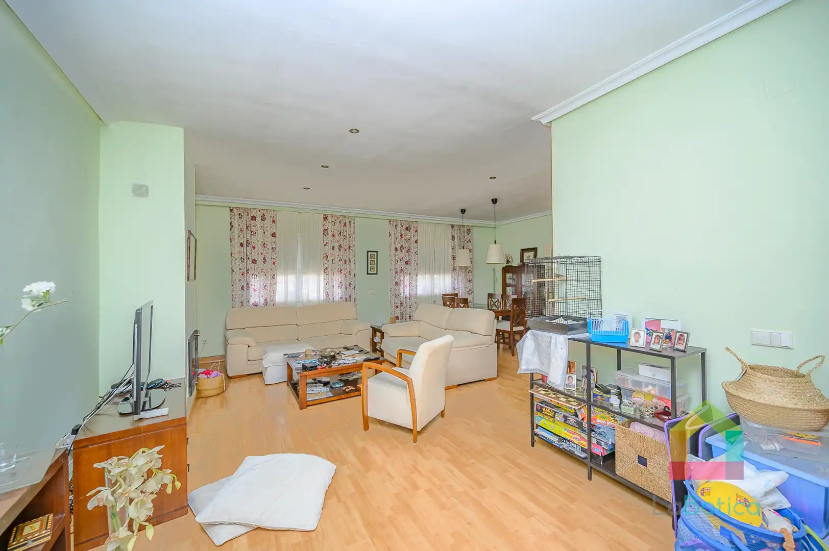 Sala d'estar de Casa o xalet en venda en Cobisa amb Aire condicionat, Calefacció i Jardí privat