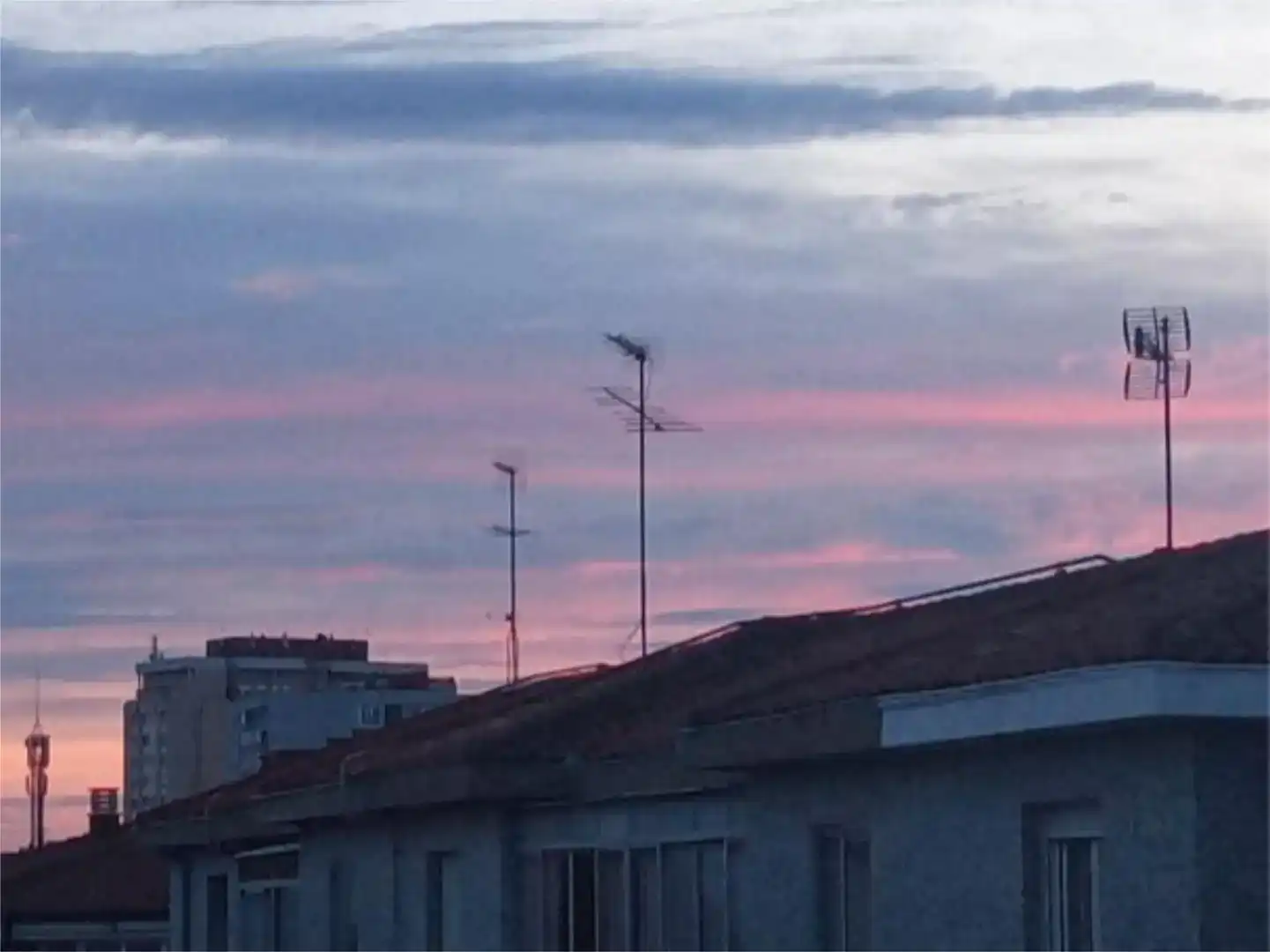 Vista exterior de Loft en venda en León Capital  amb Parquet, Traster i Moblat