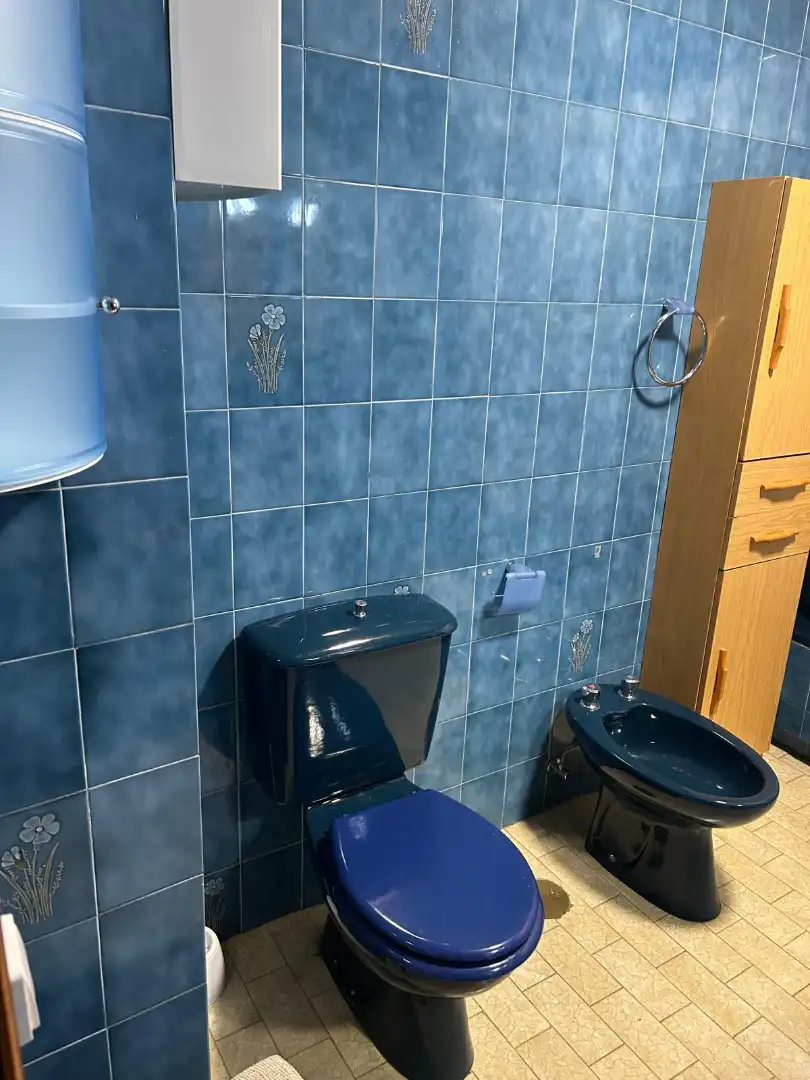 Baño de Piso en venta en Arévalo con Calefacción, Terraza y Amueblado