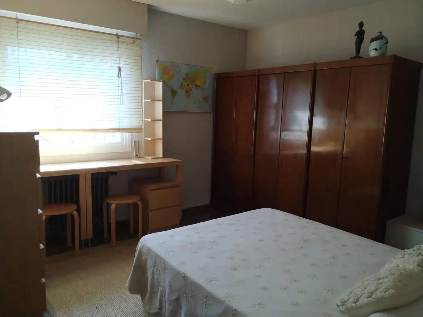 Schlafzimmer von Dachboden zur Miete in Jaén mit Klimaanlage, Heizung und Terrasse