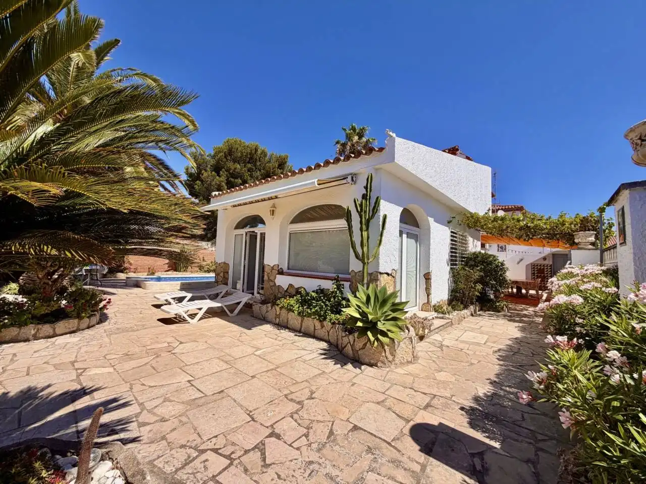 Jardí de Casa o xalet en venda en Mont-roig del Camp amb Aire condicionat, Calefacció i Jardí privat
