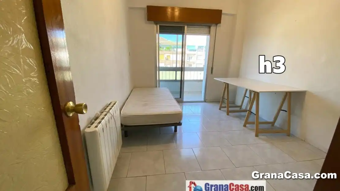 Schlafzimmer von Wohnung zur untervermieten in Granada mit Klimaanlage, Heizung und Möbliert