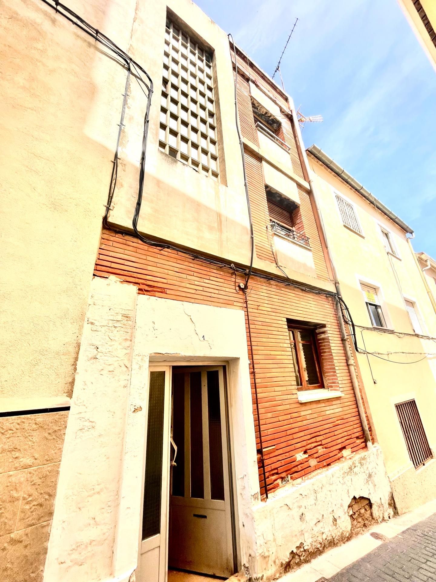 Vista exterior de Edifici en venda en L'Olleria