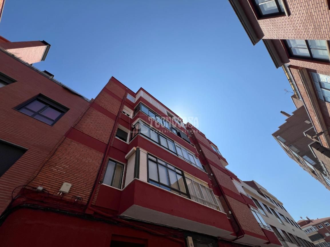 Exterior view of Flat for sale in Valladolid Capital  with Terrace