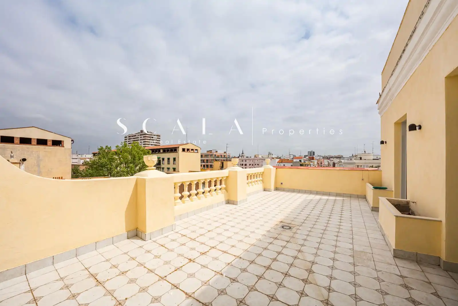 Terrace of Attic for rent in Madrid  with Air Conditioner, Heating and Terrace