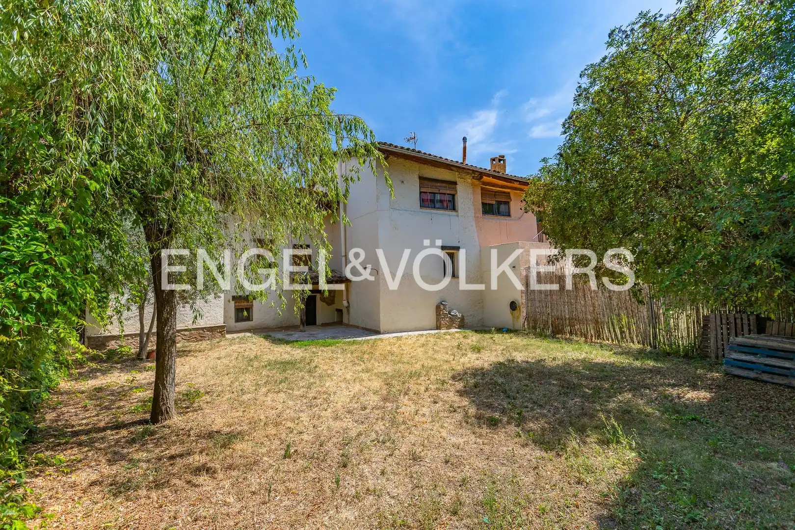 Vista exterior de Finca rústica en venda en Cardona amb Calefacció