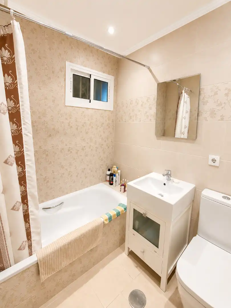 Baño de Apartamento en venta en Benalmádena con Amueblado