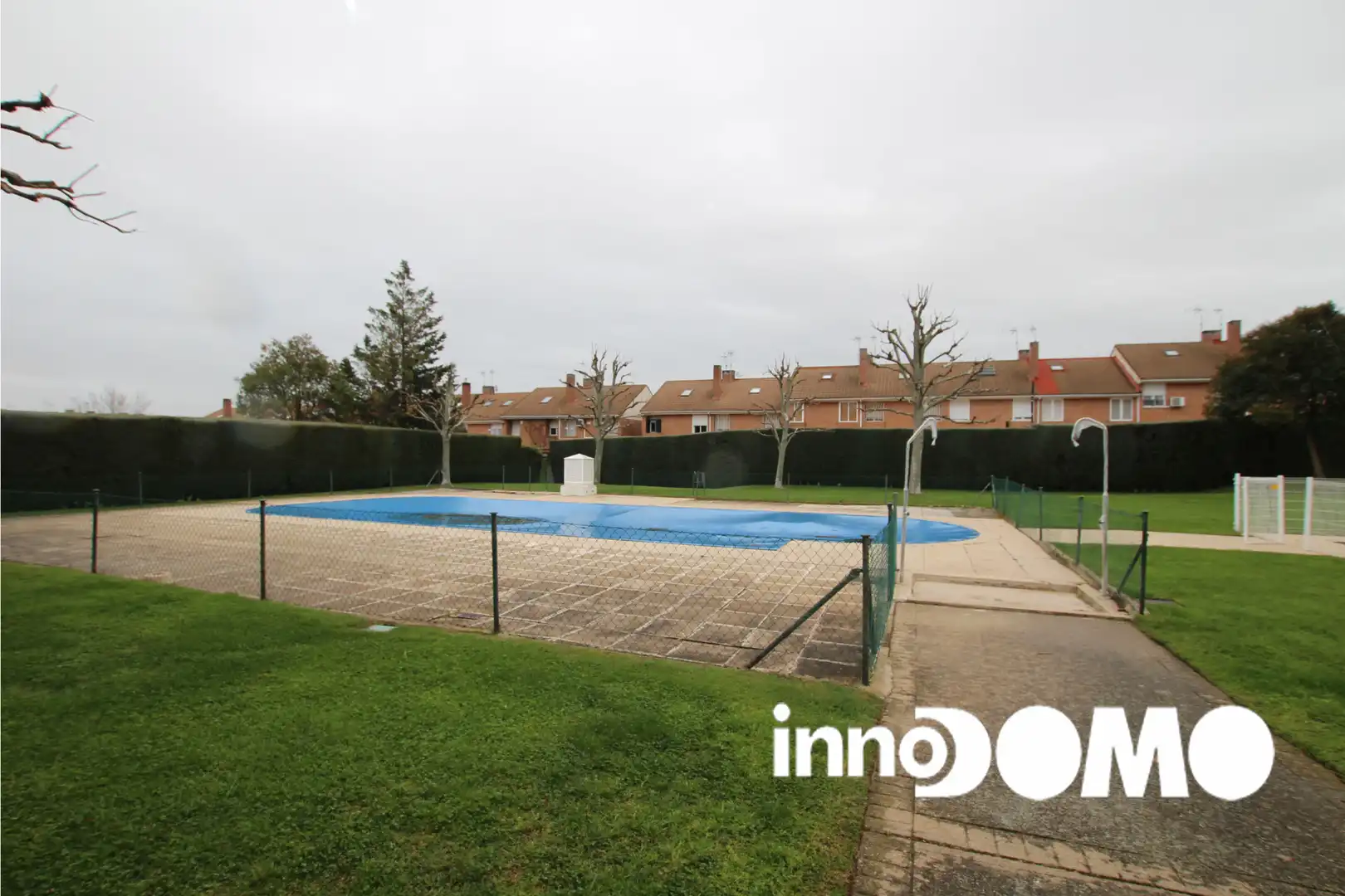 Piscina de Casa adosada en venda en Moraleja de Enmedio amb Calefacció, Jardí privat i Parquet