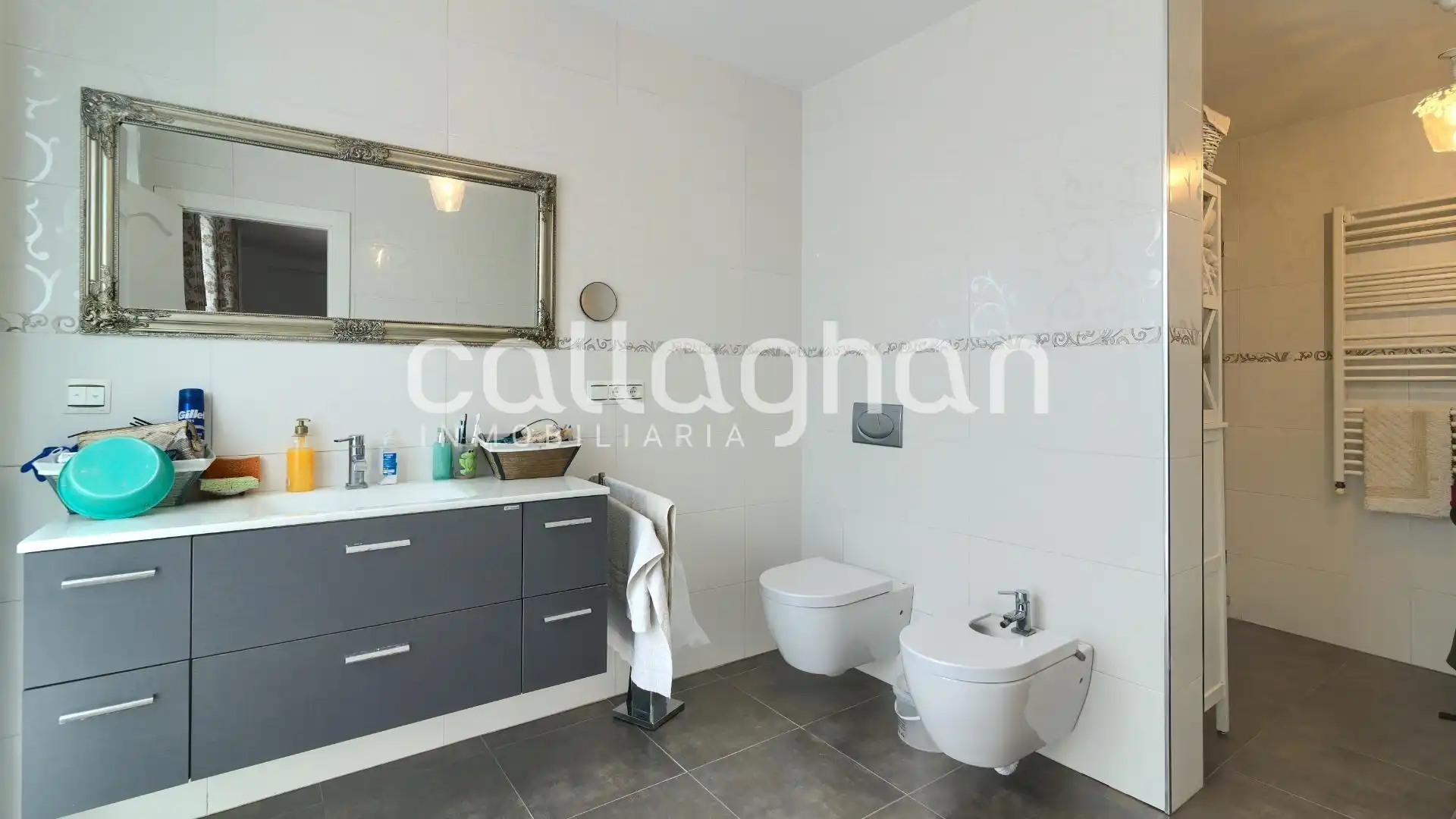 Bathroom of Detached homes for sale in Alzira  with Air Conditioner, Heating and Terrace