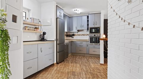 Foto 3 de Piso en venta en Los Pacos, Fuengirola