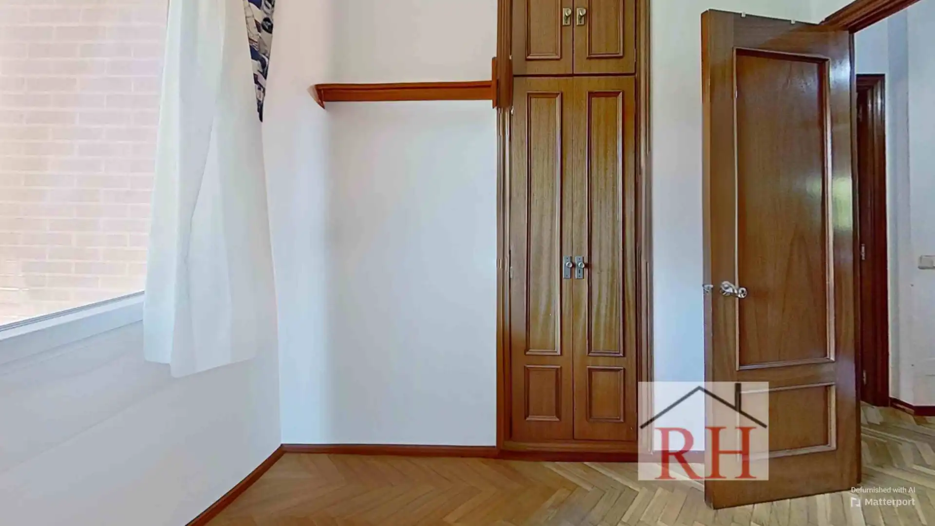Habitación de Casa adosada en venta en Alcalá de Henares con Aire acondicionado, Calefacción y Jardín privado