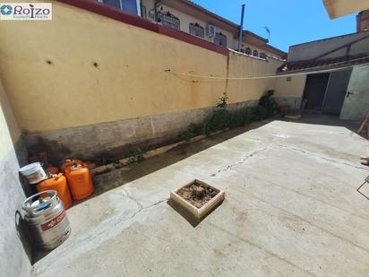 Exterior view of Single-family semi-detached for sale in La Puebla de Montalbán  with Air Conditioner and Terrace