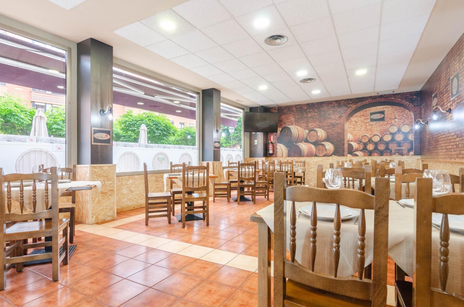 Local en venta en Oviedo  con Aire acondicionado, Terraza y Amueblado