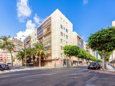 Appartamento con balcone in vendita a PASEO TOMAS MORALES