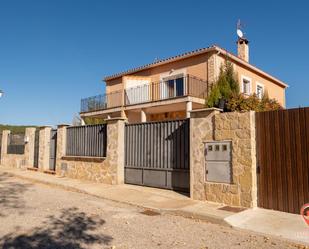 Exterior view of Single-family semi-detached for sale in Villalba de la Sierra