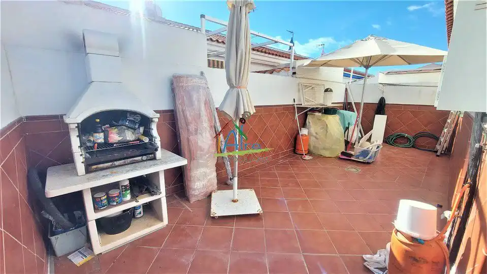 Terrasse von Einfamilien-Reihenhaus zum Verkauf in Almonte mit Terrasse, Abstellraum und Möbliert