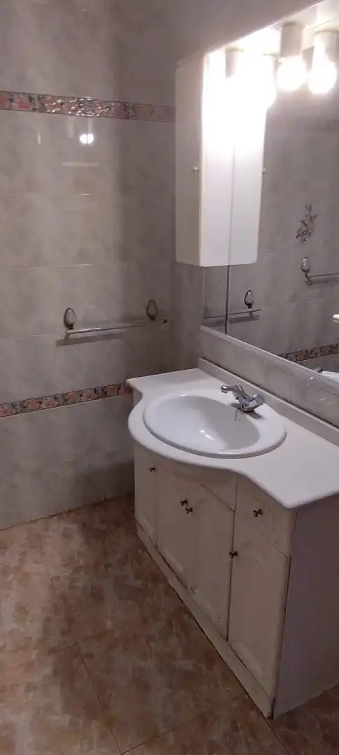 Bany de Pis en venda en Alicante / Alacant amb Aire condicionat, Forn i Balcó