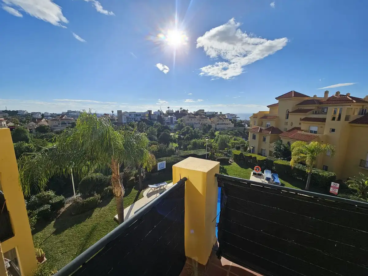Vista exterior de Apartament en venda en Mijas amb Aire condicionat, Terrassa i Traster