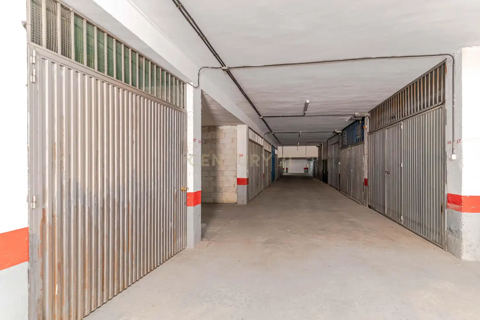 Parking of Flat for sale in Pulianas  with Air Conditioner and Washing machine