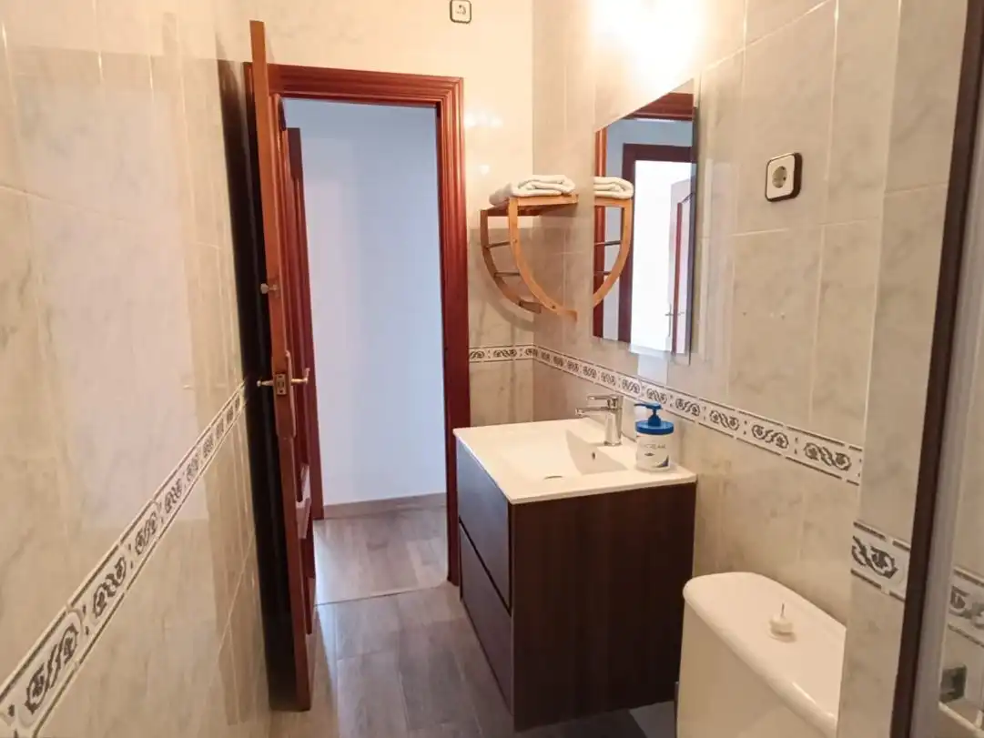 Flat with lift for sale in Carrer dels Ferrocarrils Catalans 81, imagen 2