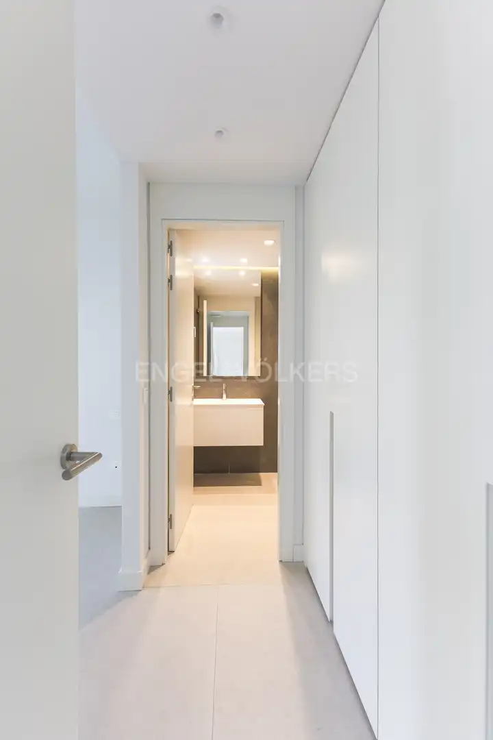 Dúplex en venta en Madrid con Calefacción, Terraza y Trastero