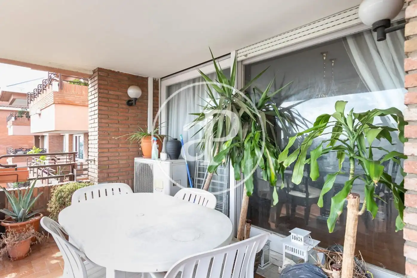 Appartamento con terrazza in affitto a Via Augusta, imagen 4