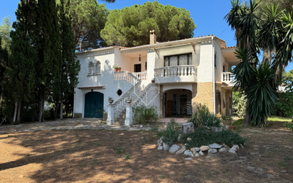 Vista exterior de Casa o xalet en venda en L'Escala amb Jardí privat, Terrassa i Traster