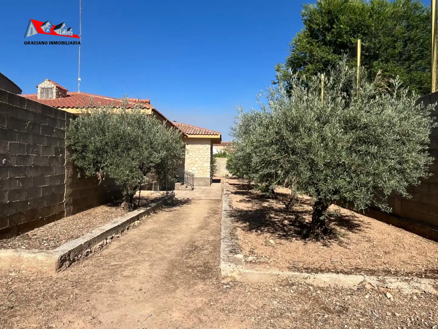 Casa aparellada amb jardí en venda a Casas de Juan Núñez, imagen 25