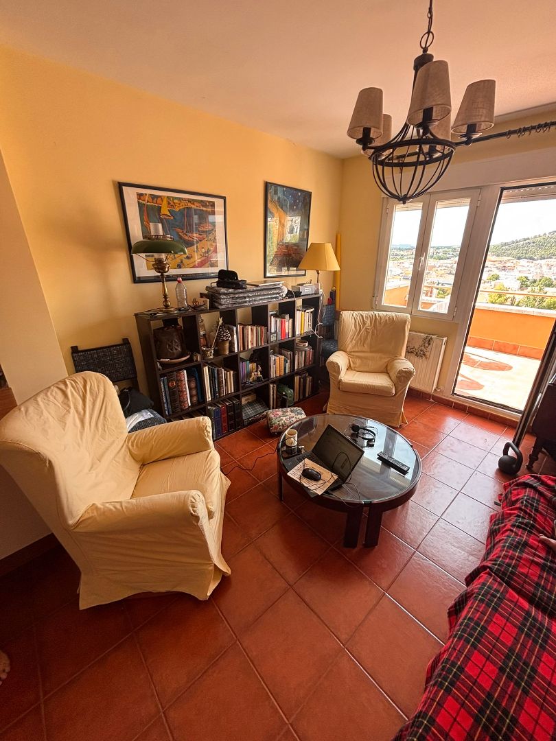 Living room of Flat for sale in Cuenca Capital  with Heating, Terrace and Furnished