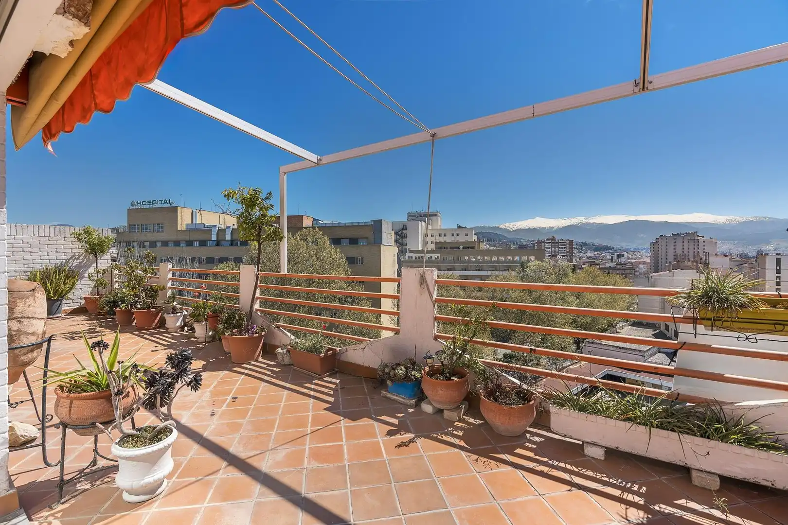 Terraza de Ático en venta en  Granada Capital con Aire acondicionado, Calefacción y Terraza
