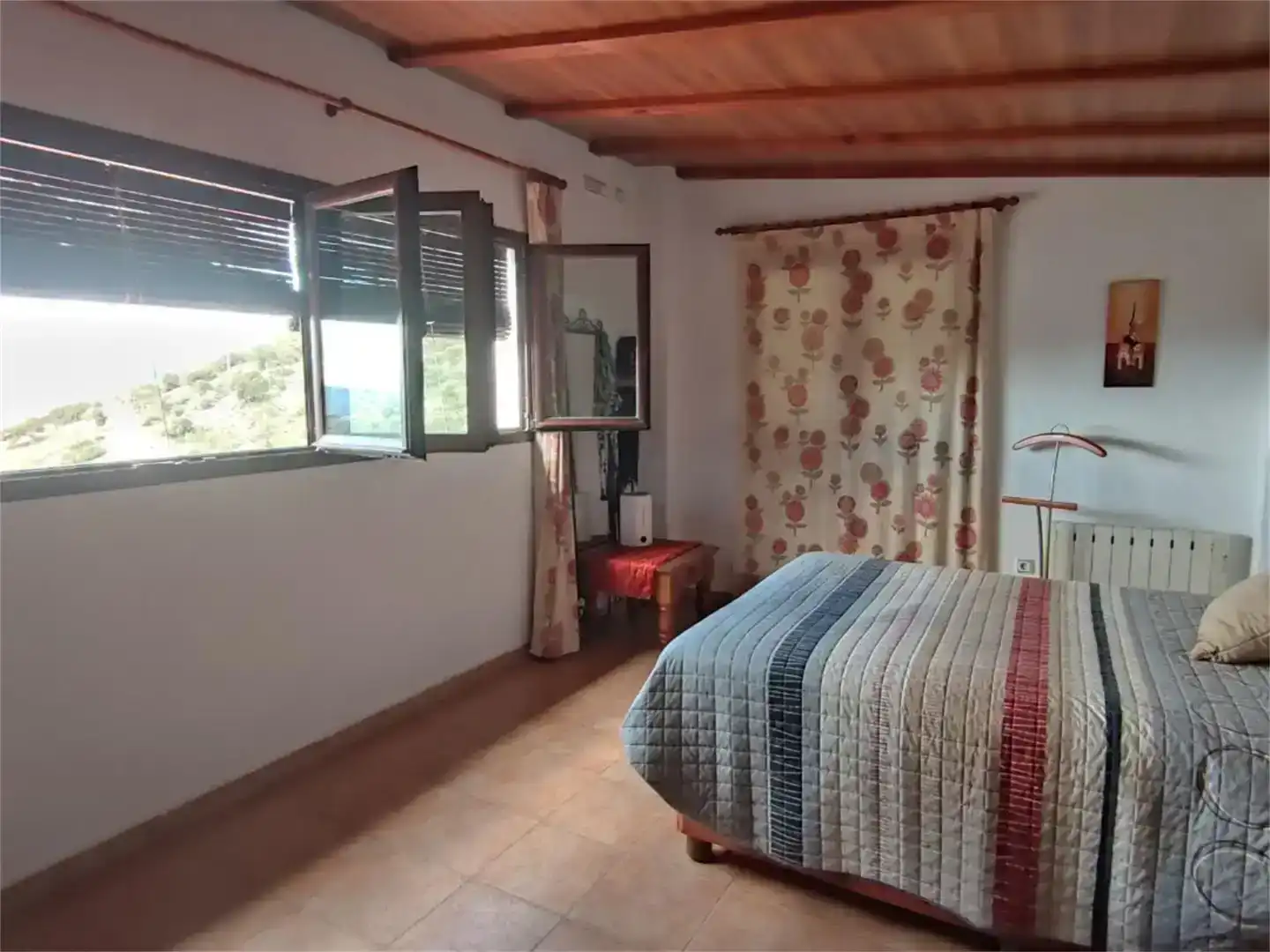 Dormitori de Casa adosada en venda en Alpandeire amb Aire condicionat, Jardí privat i Parquet