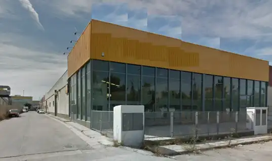 Vista exterior de Nave industrial de alquiler en Quart de Poblet con Alarma