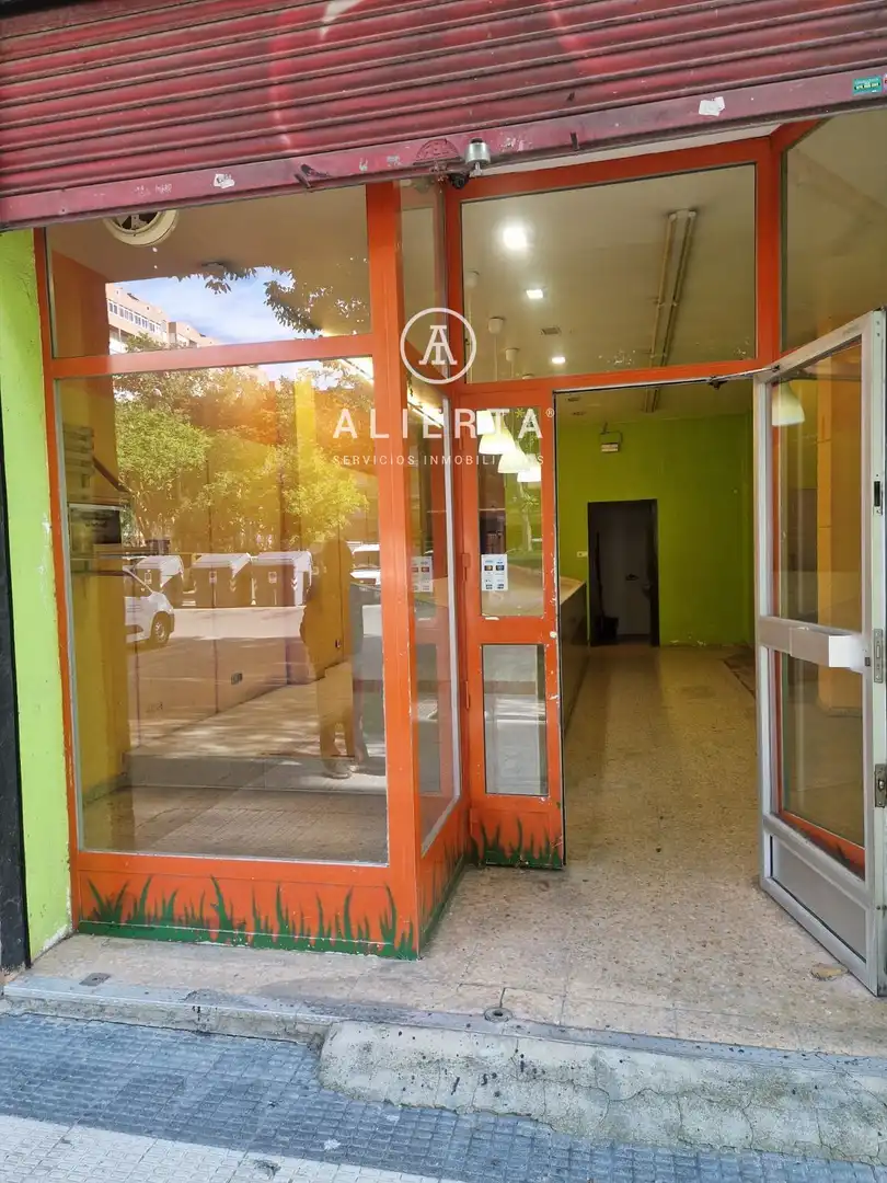 Local comercial de lloguer a Antón García Abril, imagen 2