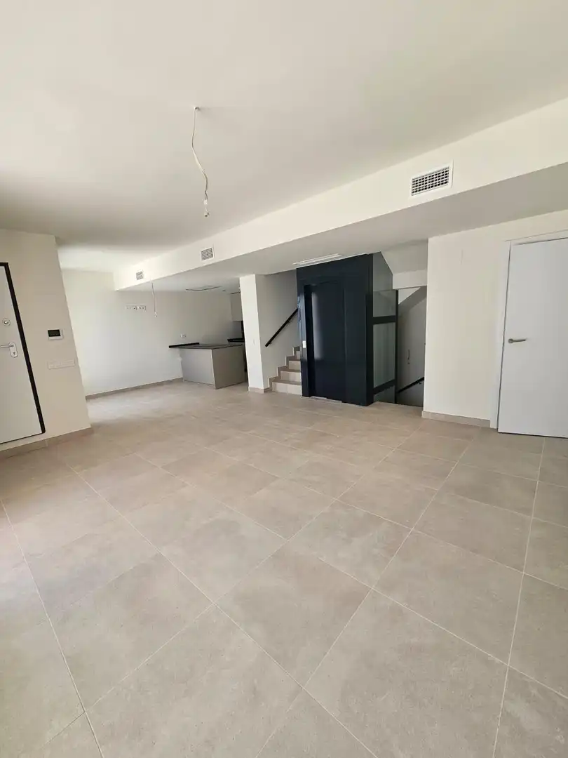 Casa adosada en venda en Benalmádena amb Aire condicionat, Jardí privat i Terrassa
